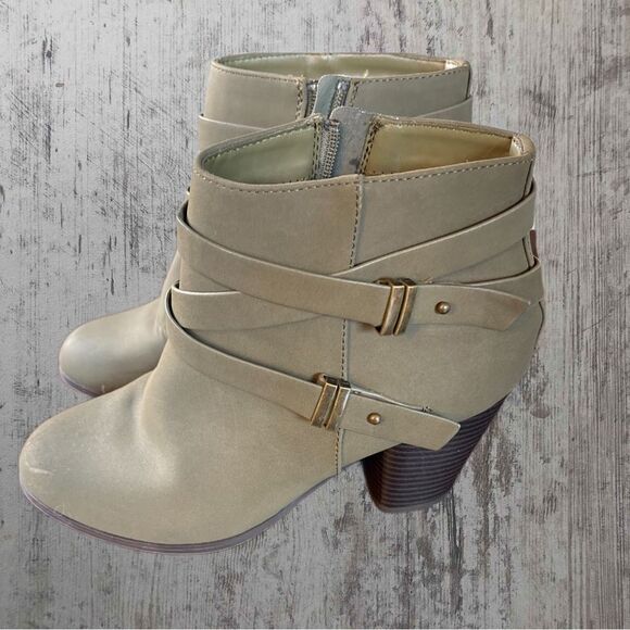 Charlotte Russe Womens Olive Bootie Size 9 - Picture 4 of 6